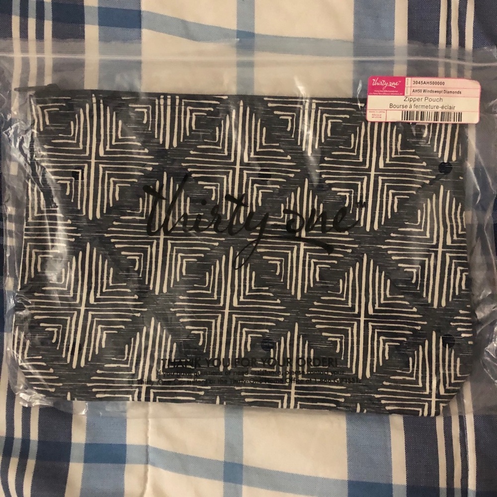 Thirty one zipper pouch
